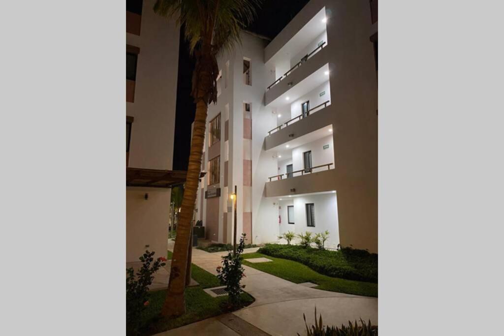 Departamento Con Alberca - Playa A 2 Minutos